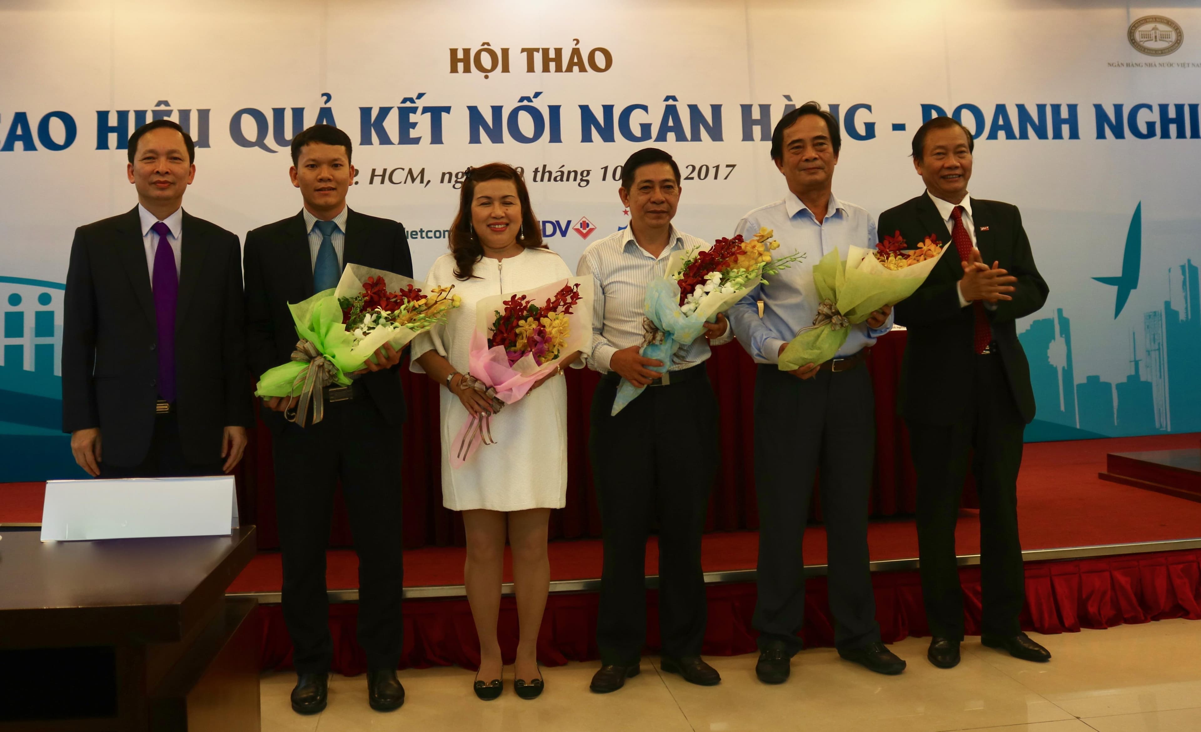 Xóa tình trạng doanh nghiệp phải “cầu cạnh” ngân hàng