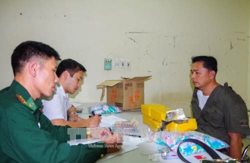 Phá đường dây buôn bán ma túy đá xuyên quốc gia