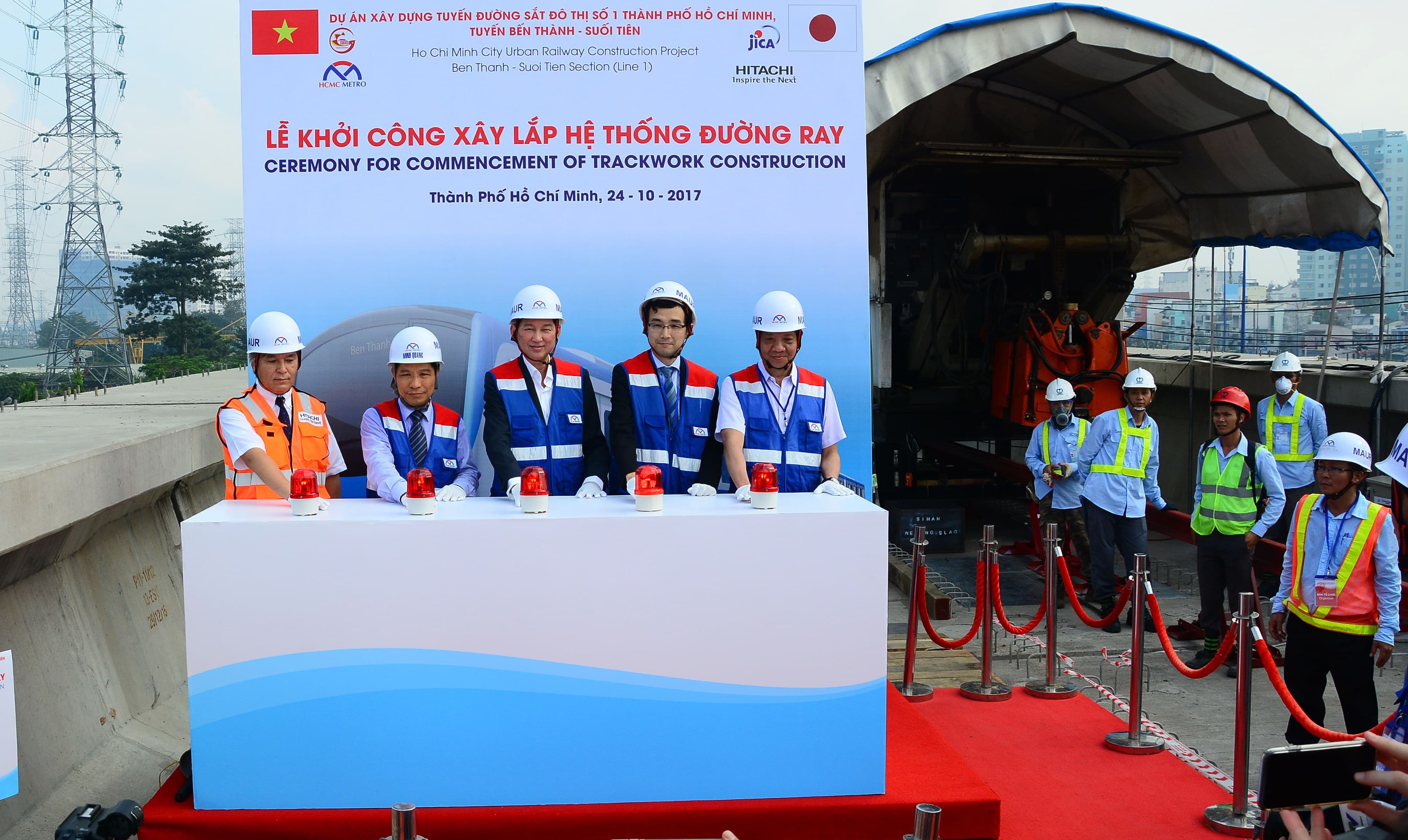 Khởi công xây lắp hệ thống đường ray tuyến metro Bến Thành - Suối Tiên