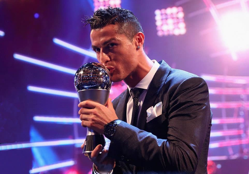 Ronaldo giành danh hiệu cầu thủ xuất sắc nhất năm