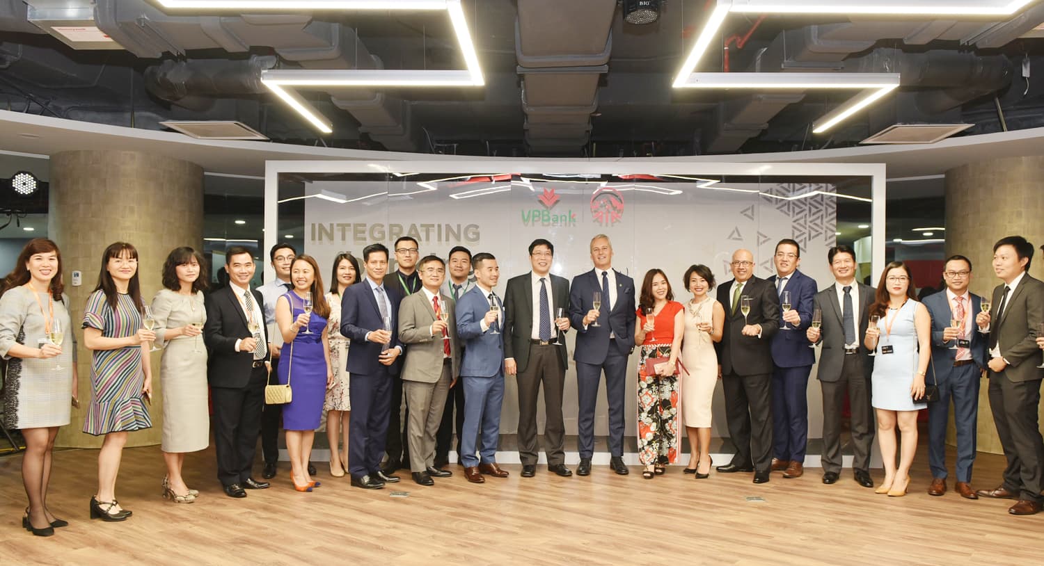 AIA và VPBank ký kết thỏa thuận hợp tác phân phối bảo hiểm độc quyền 15 năm
