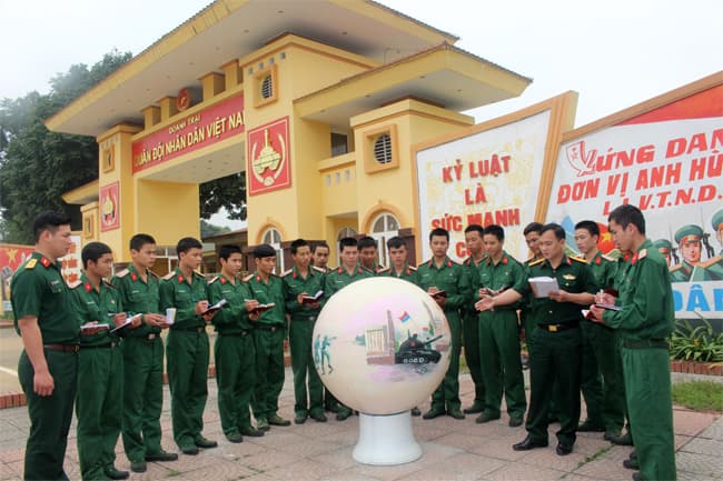 Kết quả và kinh nghiệm sử dụng cán bộ trẻ trong quân đội (bài 1)