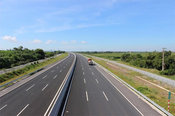 Đầu tư đường bộ cao tốc Bắc-Nam là cần thiết