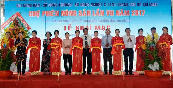 145 gian hàng tham gia chợ phiên nông sản lần thứ 7