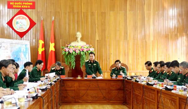 Chuẩn bị lực lượng, phương tiện ứng phó cơn bão số 12