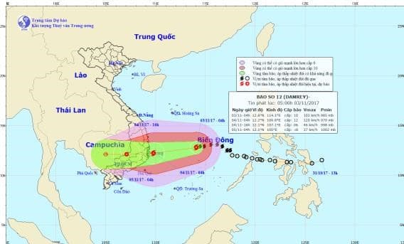 Bão số 12 mạnh lên, mưa lớn và gió mạnh từ Quảng Trị đến Bình Thuận