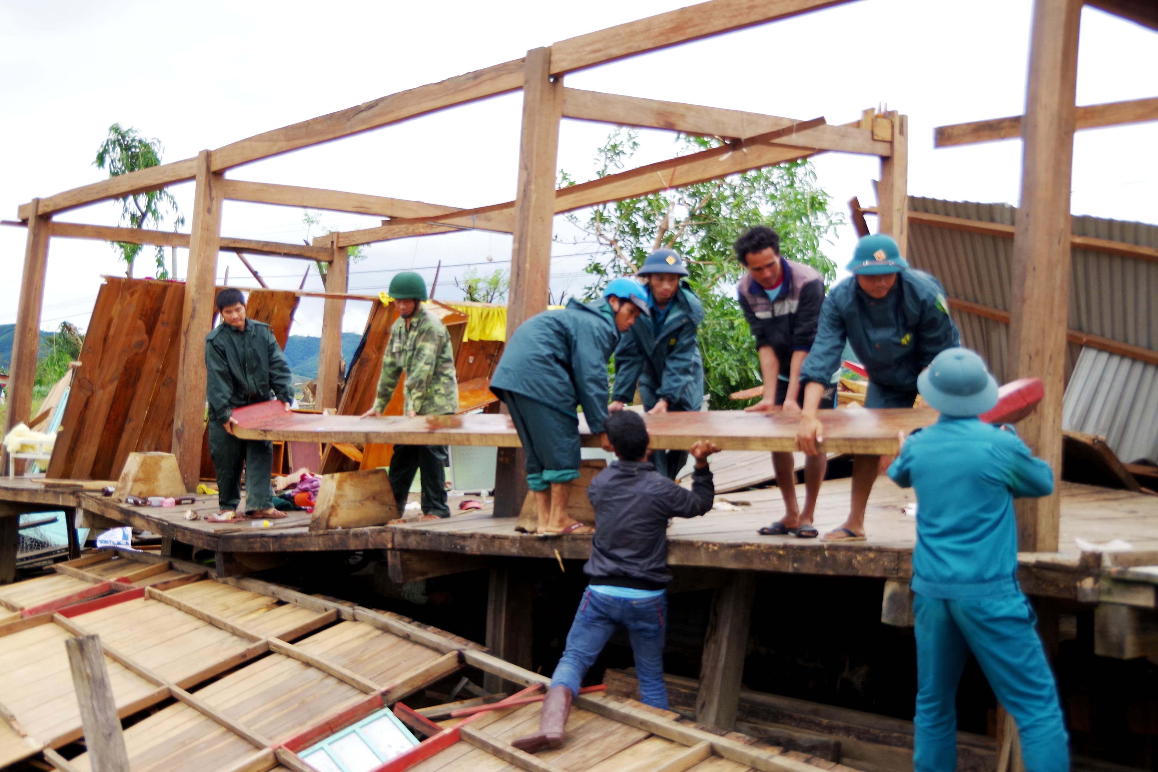 LLVT Quân khu 5: Nỗ lực sát cánh cùng nhân dân địa phương