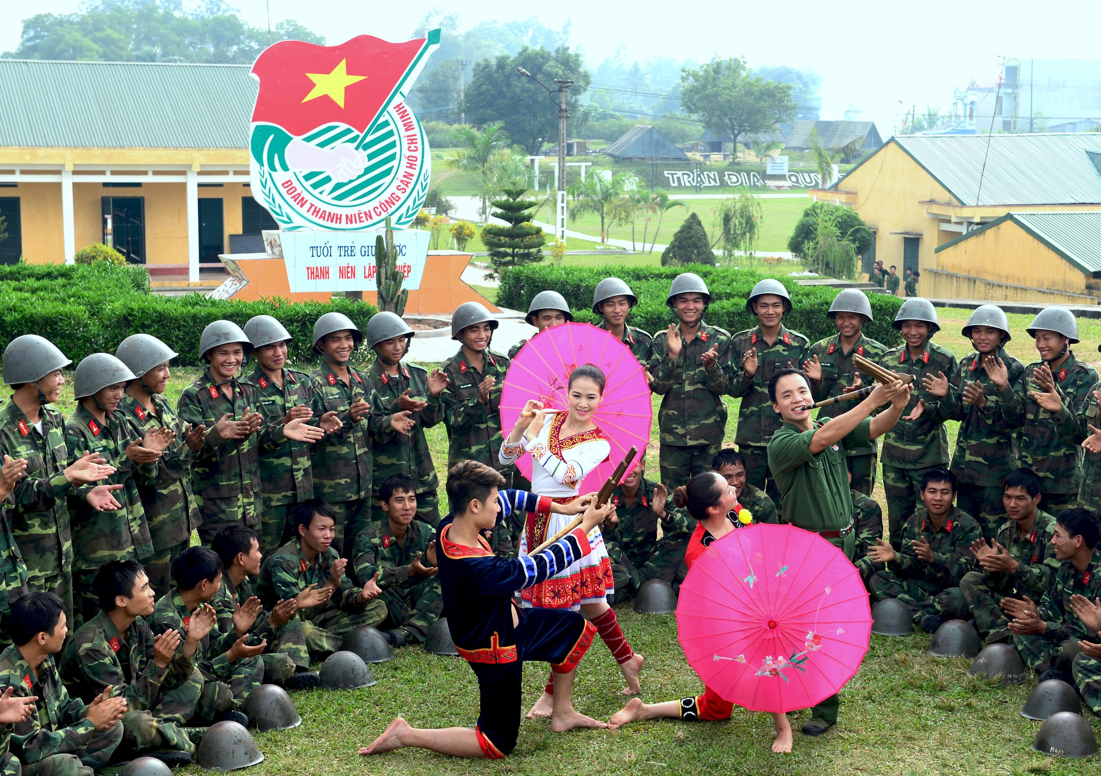 Xây dựng tổ chức đoàn vững mạnh, phát huy vai trò xung kích của Thanh niên Quân đội trong sự nghiệp xây dựng và bảo vệ Tổ quốc