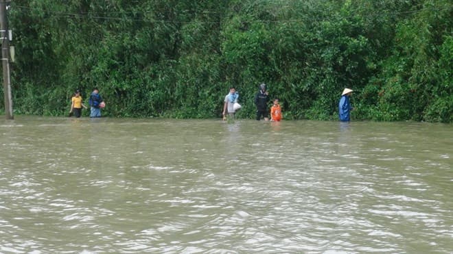 Hoa Kỳ hỗ trợ Việt Nam khắc phục hậu quả bão số 12 và phòng chống thiên tai