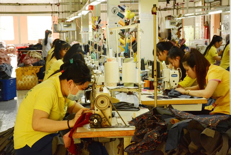 Cân nhắc các giải pháp để bảo đảm lao động nữ không thiệt thòi