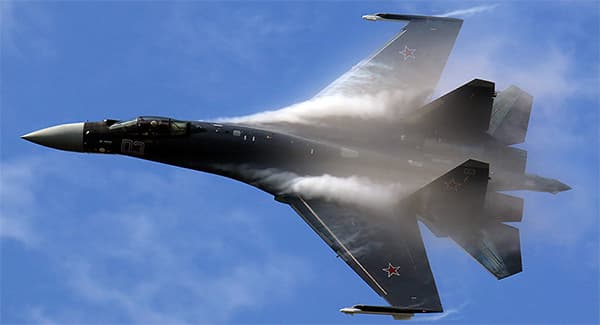 Su-35 có nhiều ưu thế hơn khi "đối đầu" với F-35?