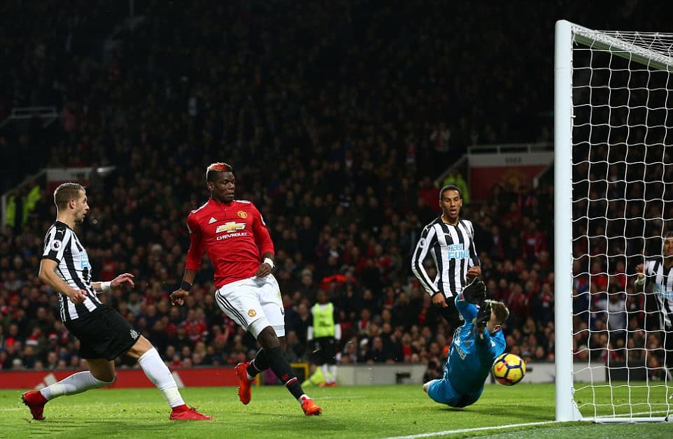 Man City độc chiếm ngôi đầu, MU bám đuổi quyết liệt