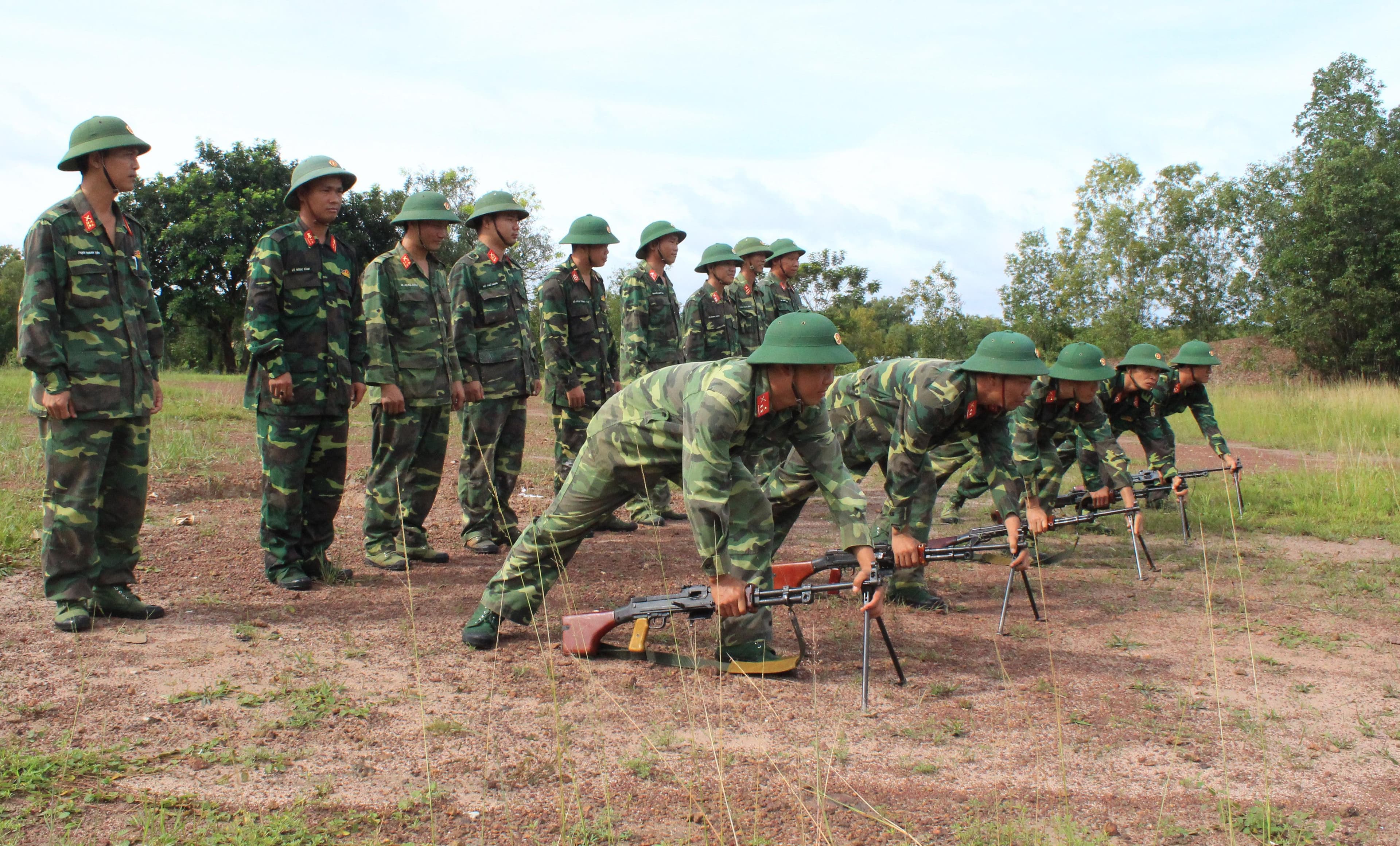 Những "đầu tàu" thi đua