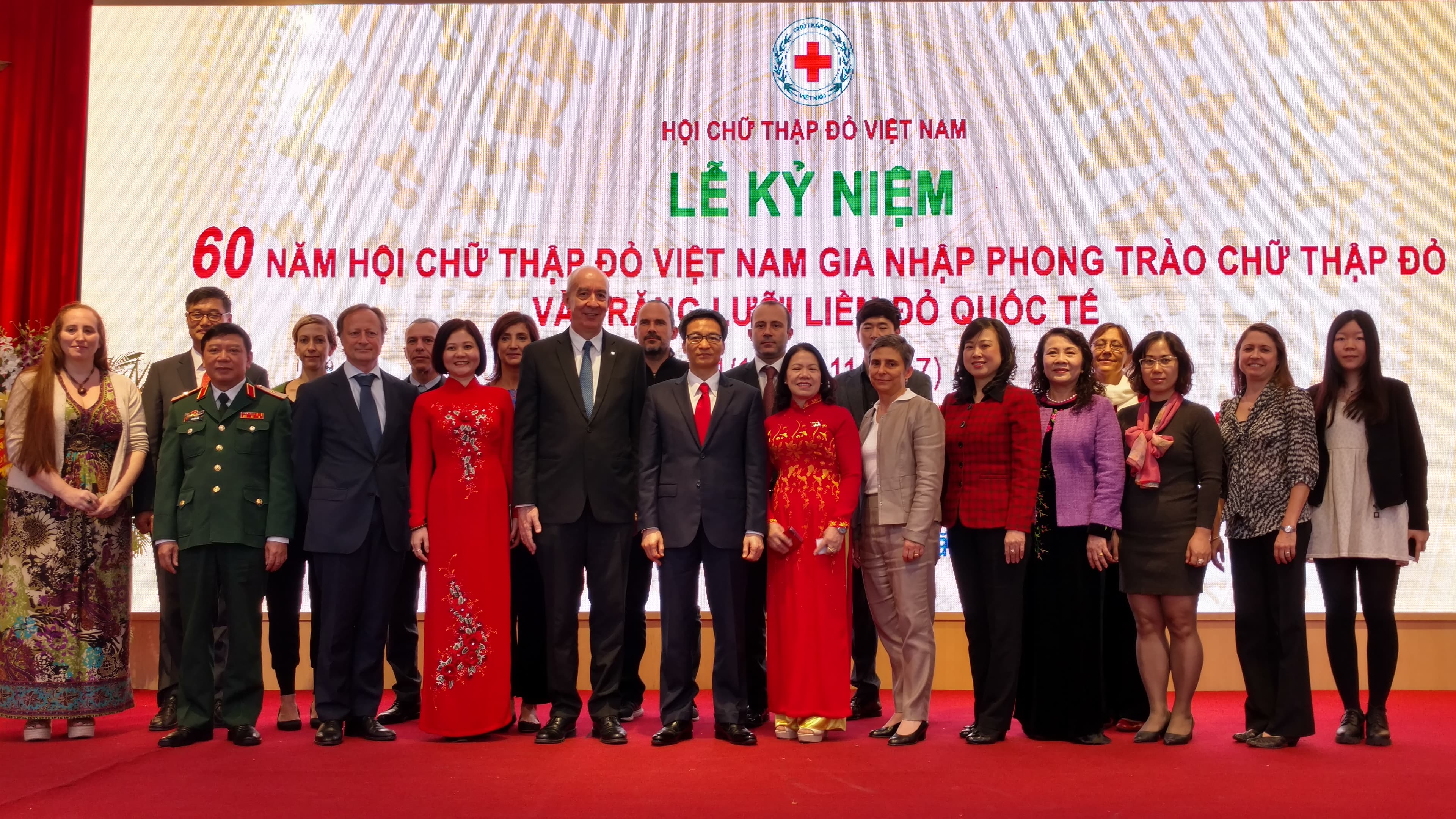 Hội Chữ thập đỏ Việt Nam là thành viên tích cực của phong trào Chữ thập đỏ-Trăng lưỡi liềm đỏ quốc tế