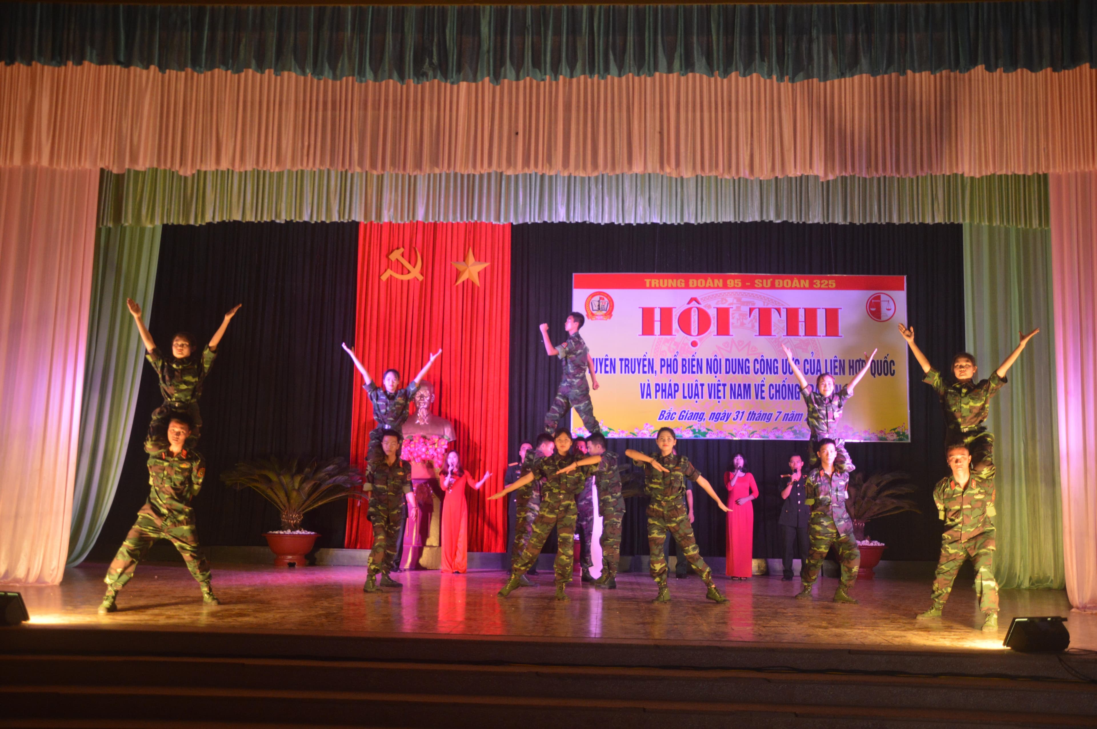 Không còn khô cứng, khó hiểu...