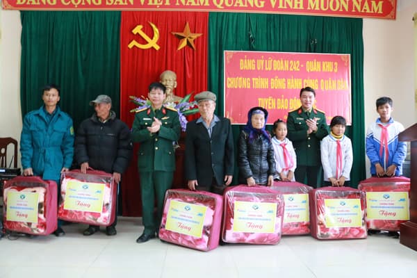 Bế mạc chương trình “Đồng hành cùng quân và dân tuyến đảo Đông Bắc”