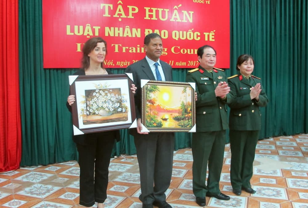 Tập huấn Luật Nhân đạo quốc tế cho đội ngũ giảng viên các học viện, nhà trường