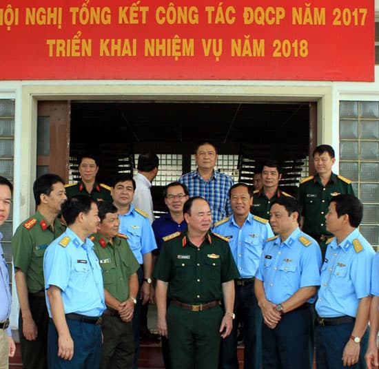 Nâng cao hiệu quả công tác đóng quân canh phòng tại sân bay Tân Sơn Nhất