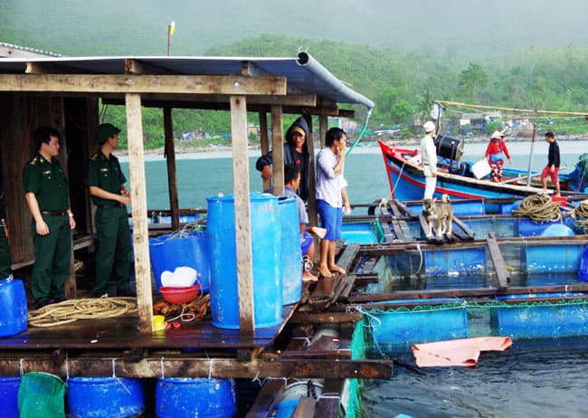 45 hộ dân ký cam kết bảo vệ môi trường trên Vịnh Nha Trang