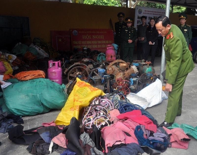Tiêu hủy công cụ đánh bắt thủy sản tận diệt