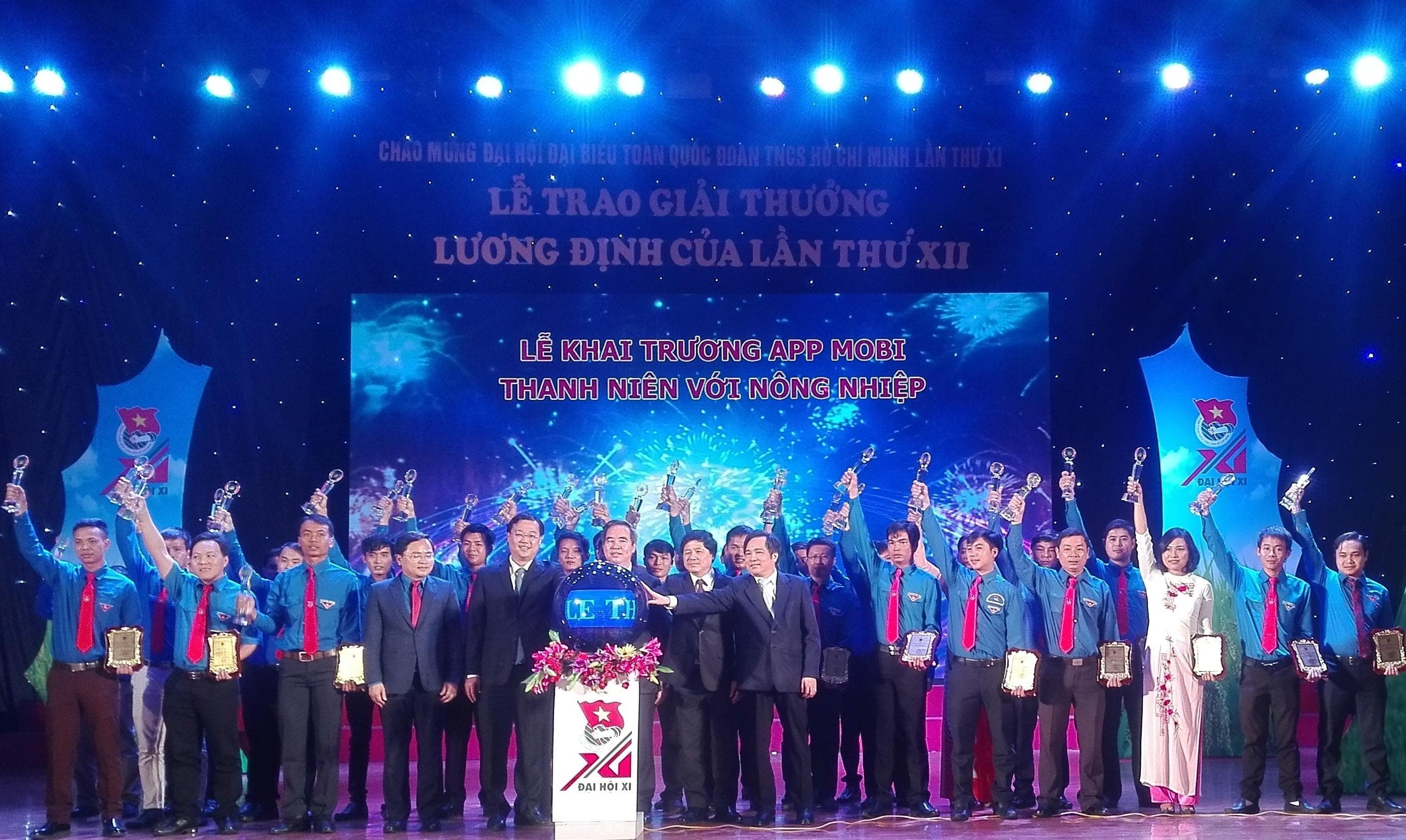 Vinh danh triệu phú trẻ nông dân