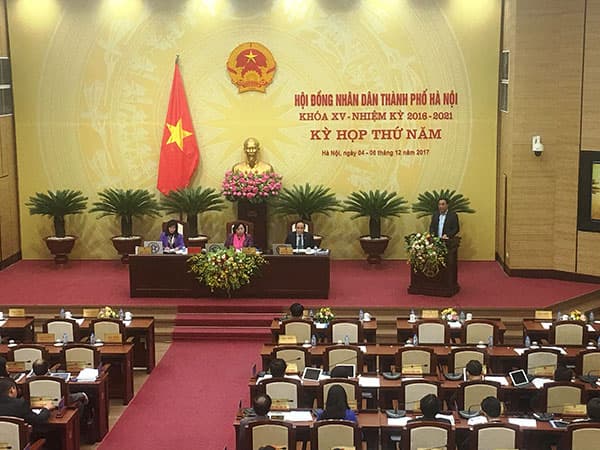 Hà Nội tăng phí sử dụng lòng đường, vỉa hè từ ngày 1-1-2018