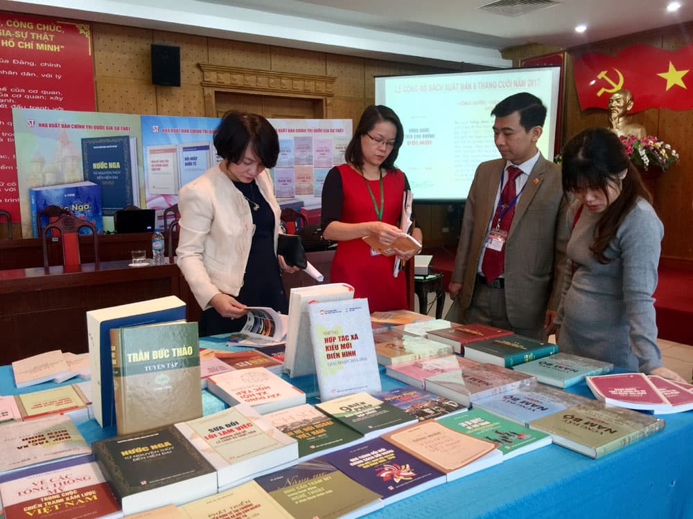 Nhà xuất bản Chính trị quốc gia Sự thật giới thiệu đến công chúng nhiều ấn phẩm quý