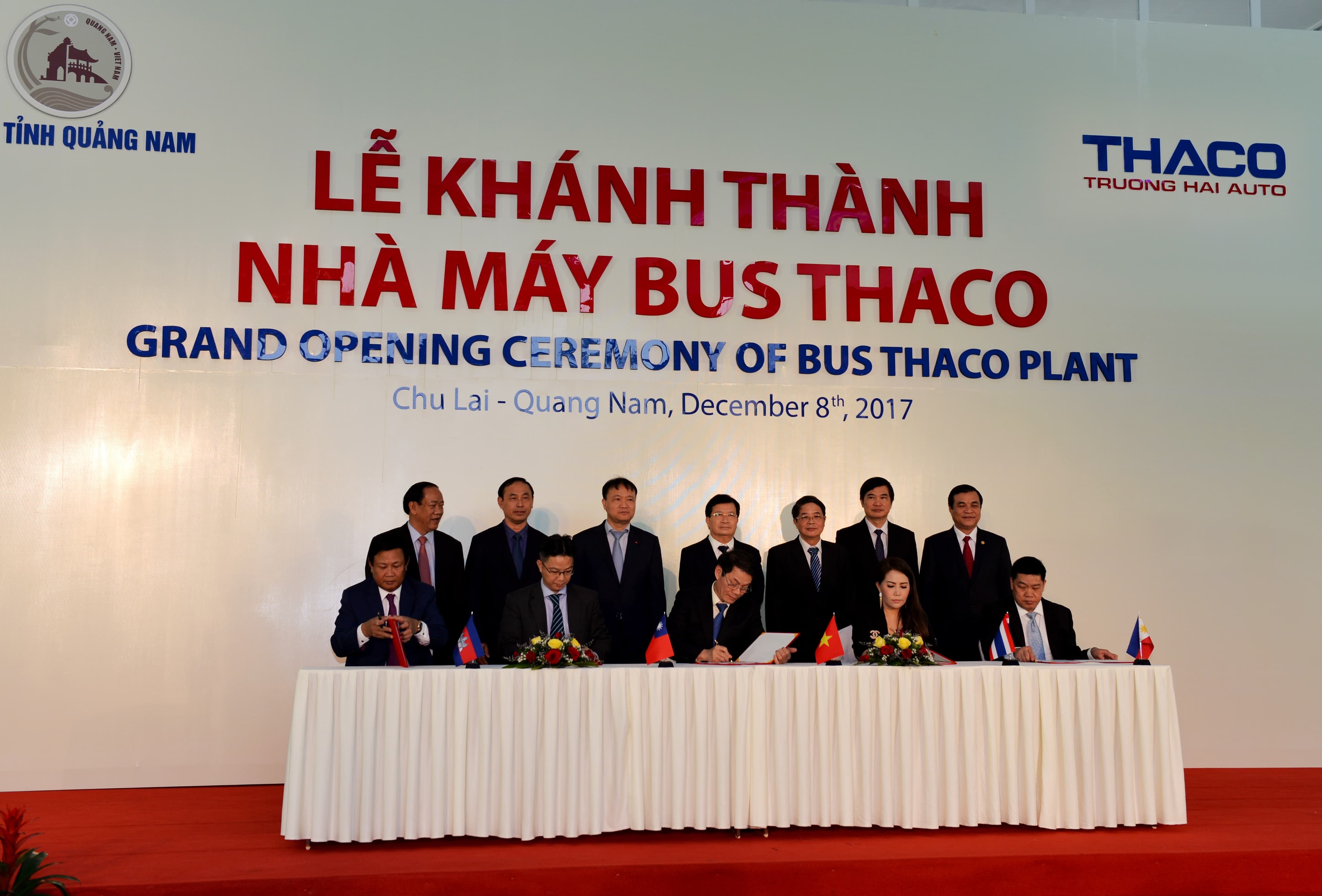 Phó thủ tướng Trịnh Đình Dũng dự Lễ khánh thành Nhà máy Bus ThaCo