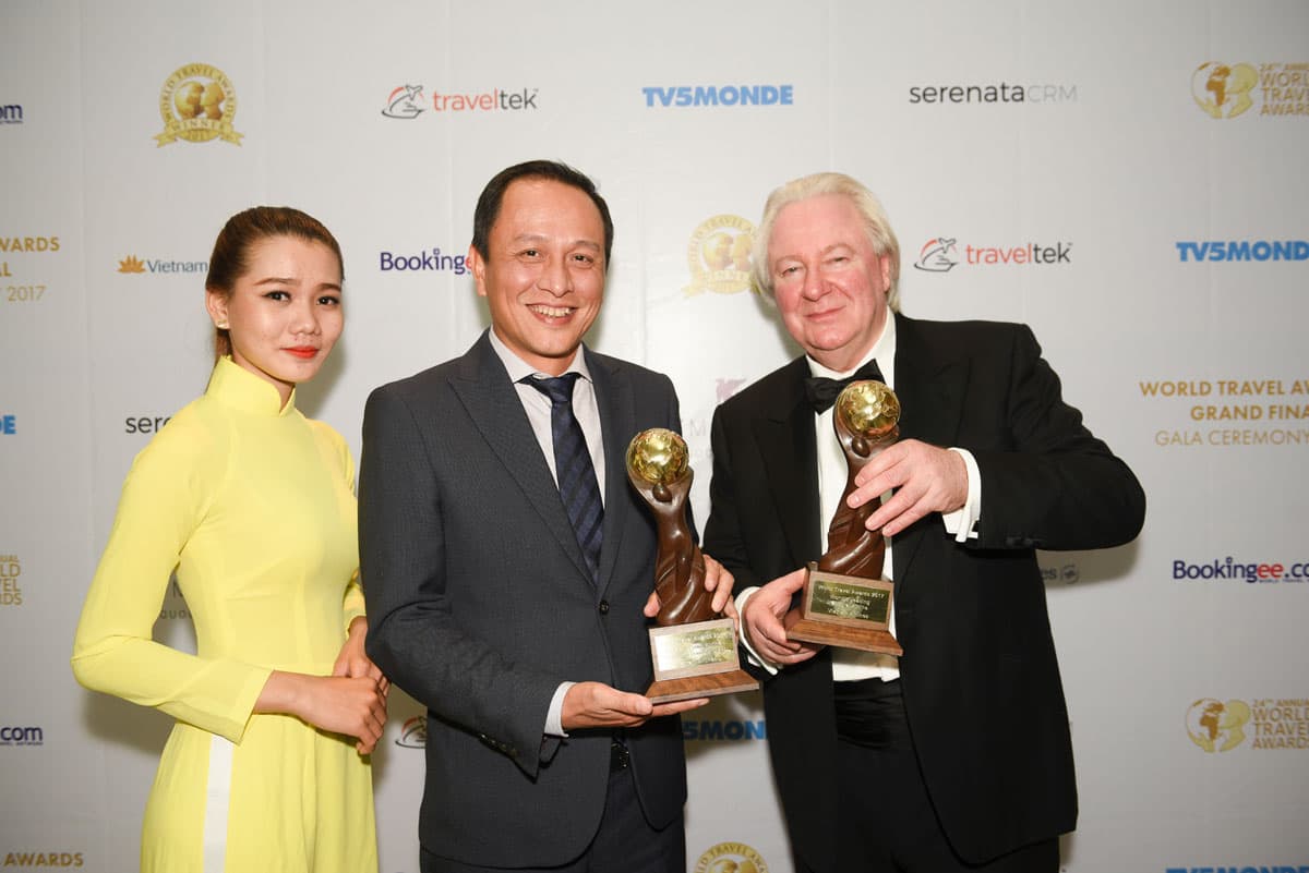 Vietnam Airlines nhận hai giải thưởng uy tín tại World Travel Awards 2017