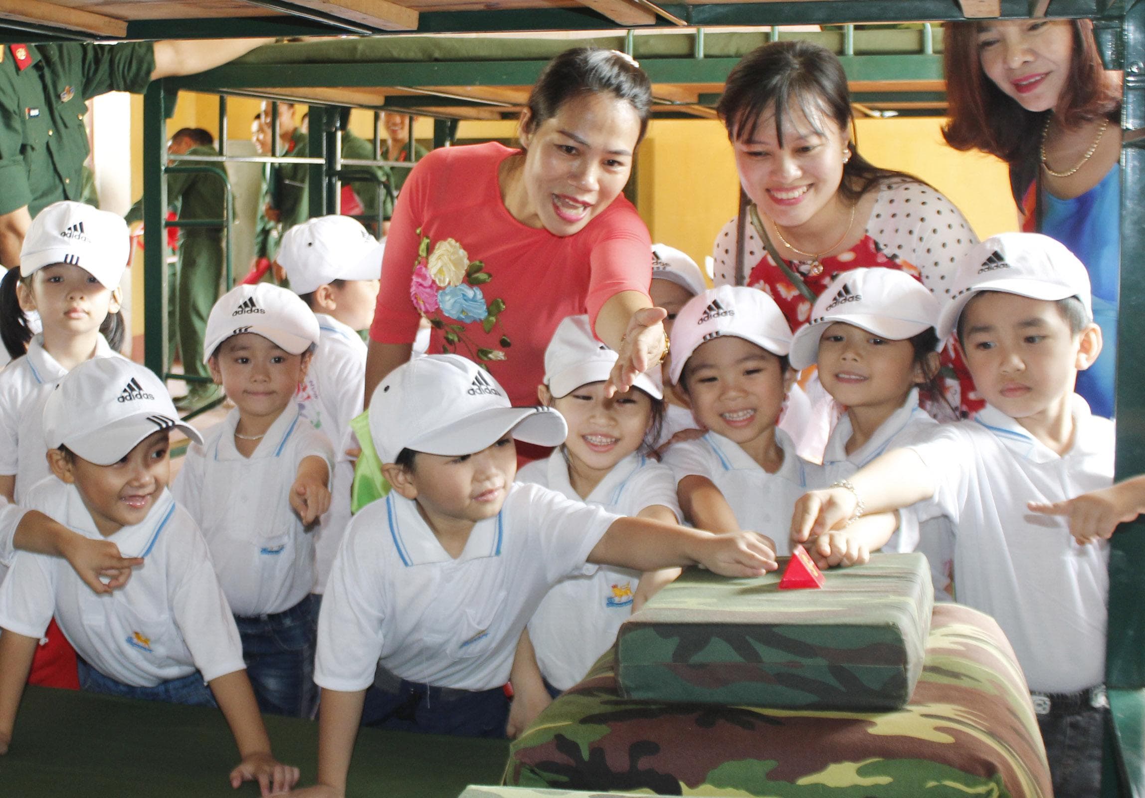 Thêm yêu chú bộ đội