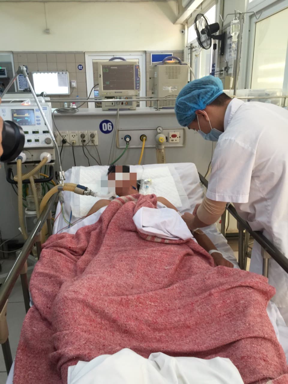 Chống rét bằng than củi: Một thanh niên hôn mê sâu