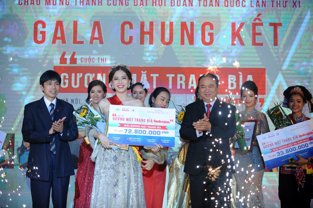 Bùi Phương Nga đoạt giải quán quân Cuộc thi “Gương mặt trang bìa Báo Sinh viên Việt Nam 2017”