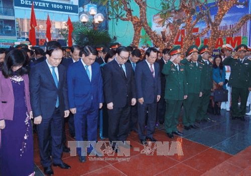 45 năm Chiến thắng Hà Nội - Điện Biên Phủ trên không: Dâng hương tưởng nhớ đồng bào Thủ đô bị bom Mỹ sát hại tháng 12-1972