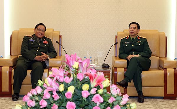 Lực lượng Phòng không – Không quân Việt Nam và Lào tăng cường hợp tác