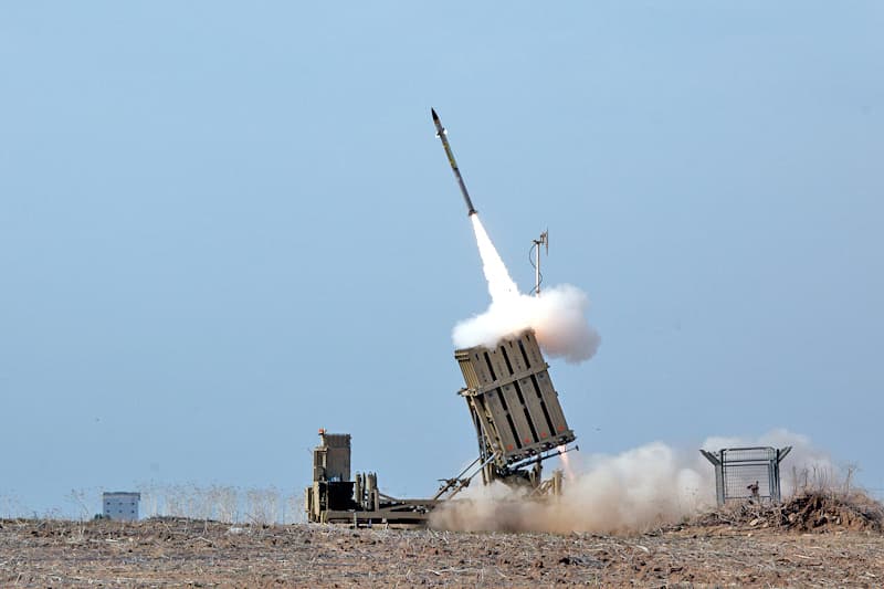Israel bắn hạ hỏa tiễn tấn công từ Dải Gaza