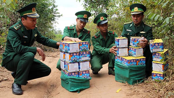 Quảng Trị: Phát hiện 2 vụ vận chuyển pháo lậu tại biên giới