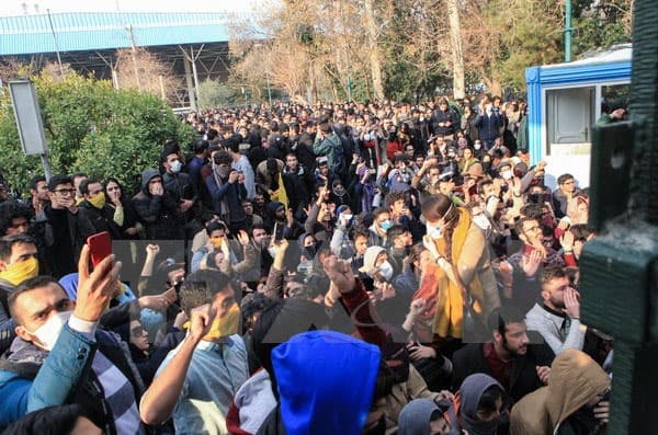 Iran cáo buộc Mỹ can thiệp công việc nội bộ
