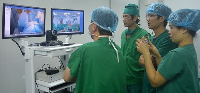 Thực hiện thành công ca mổ cấp cứu viêm ruột thừa cấp tại Đảo Sinh Tồn Đông