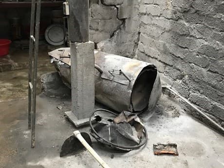 Nghệ An: Nổ lớn khiến hai vợ chồng bị thương nặng