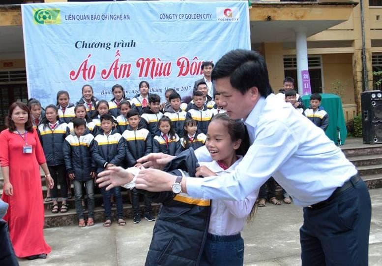 Món quà ý nghĩa với trẻ em nghèo