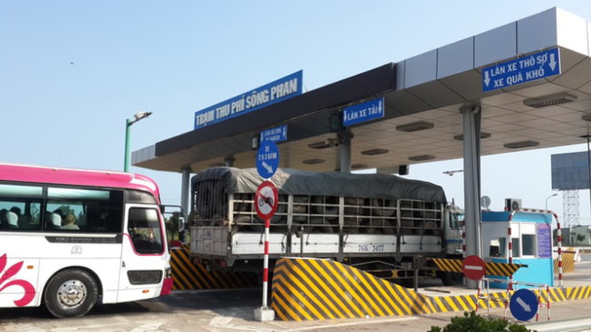 Bình Thuận: Xả trạm thu phí Sông Phan để giải tỏa ùn tắc giao thông