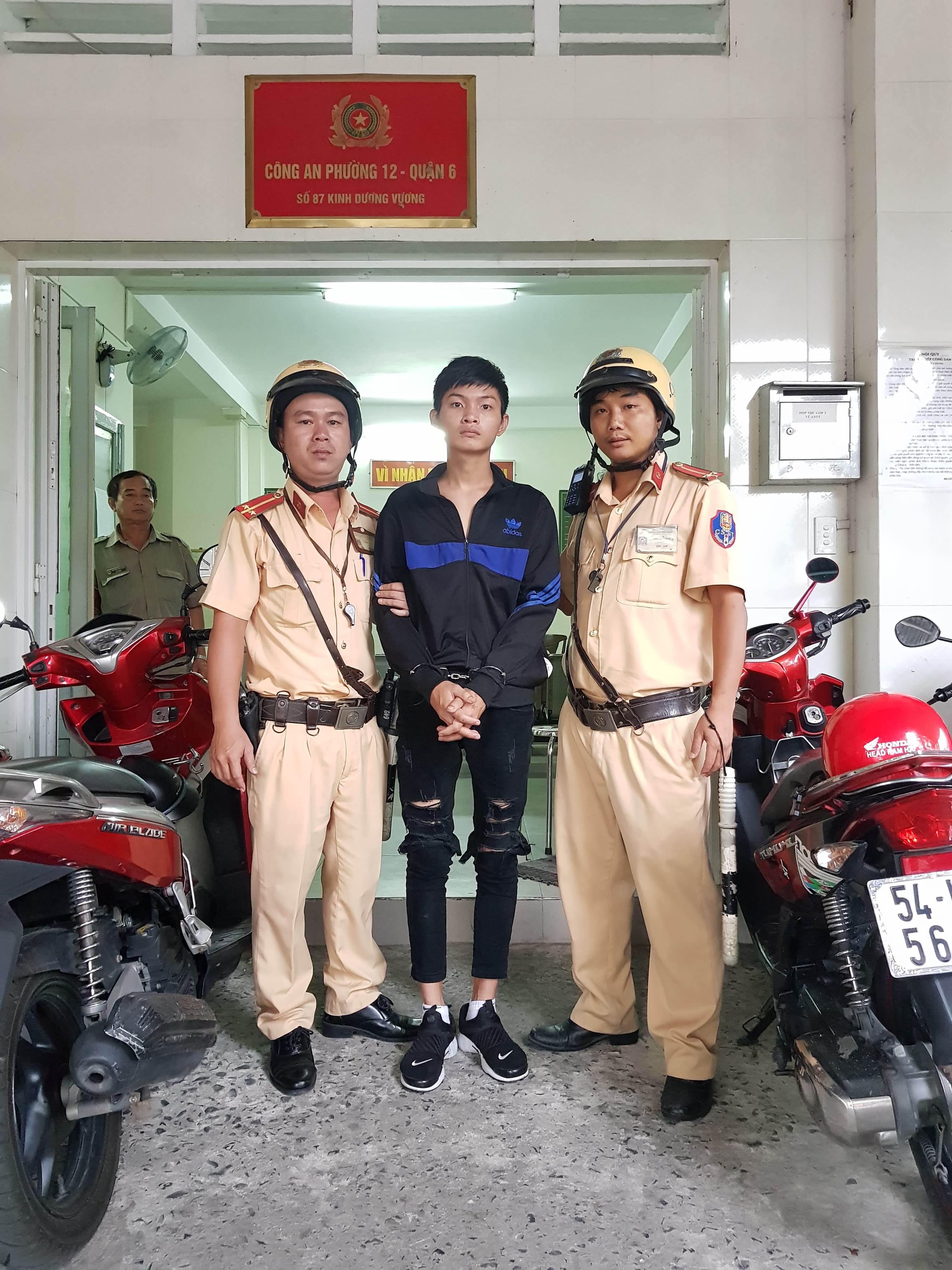 Cảnh sát giao thông TP Hồ Chí Minh tham gia truy bắt đối tượng bị truy nã