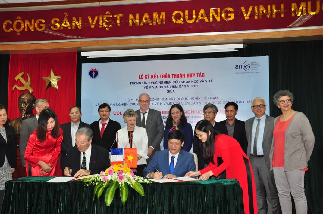 Bộ Y tế và ANRS ký kết Biên bản thỏa thuận hợp tác trong lĩnh vực nghiên cứu khoa học và y tế