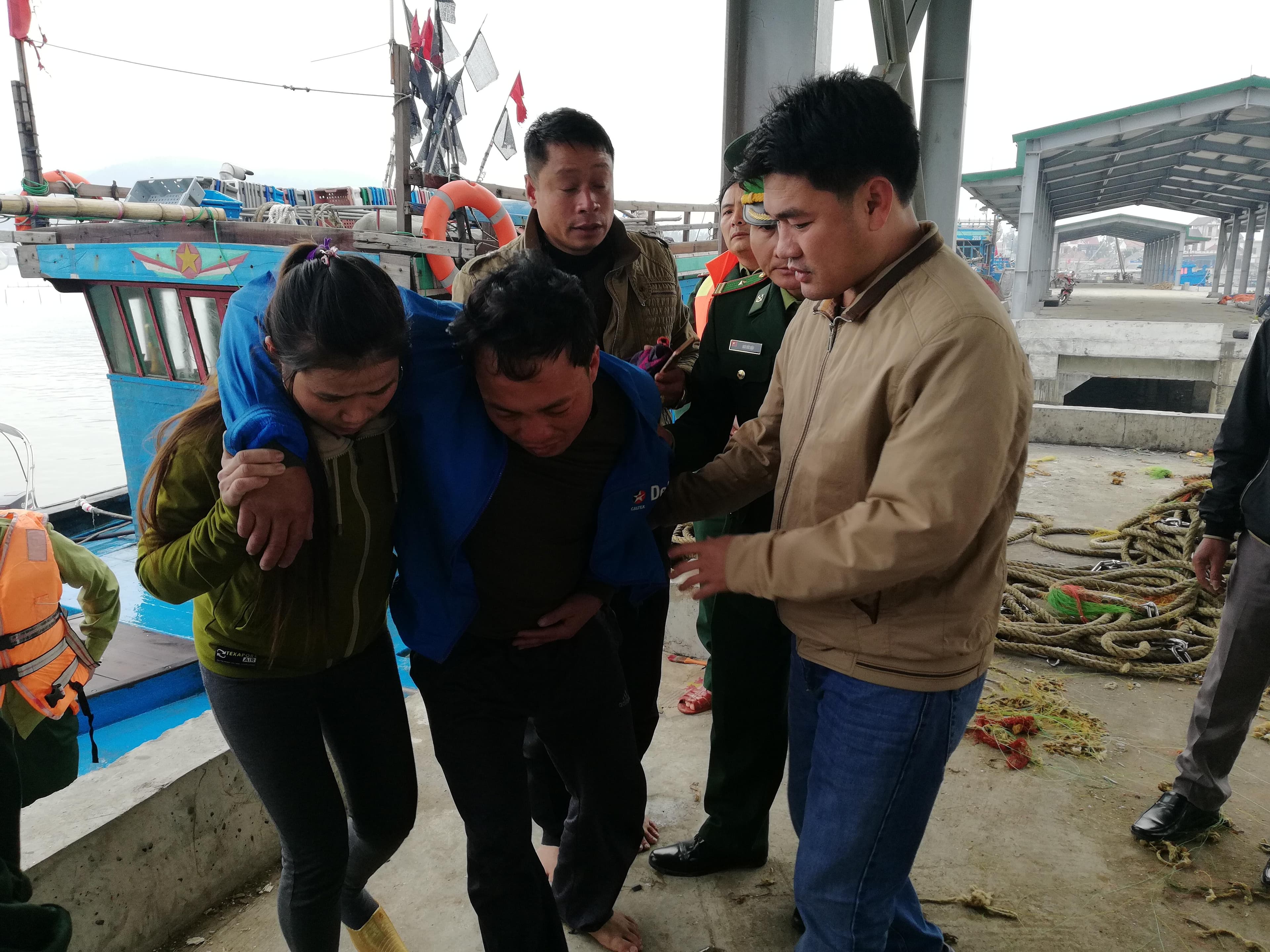Đồn Biên phòng Quỳnh Phương kịp thời cứu người khi tuần tra trên biển