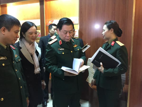 Hơn 700 ấn phẩm trưng bày tại triển lãm “Mừng Đảng, mừng Xuân”