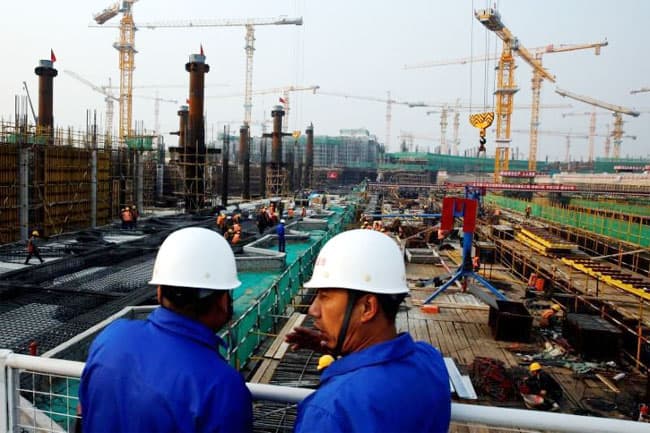 Kinh tế Trung Quốc tăng trưởng vượt kỳ vọng