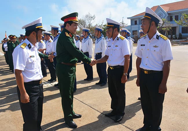 Đoàn đại biểu Quân ủy Trung ương, Bộ Quốc phòng thăm, kiểm tra, chúc Tết quân-dân đảo Trường Sa và Nhà giàn DK1