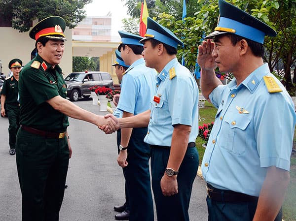 Đoàn công tác Quân ủy Trung ương, Bộ Quốc phòng kiểm tra, chúc Tết Sư đoàn 367 và Sư đoàn 370