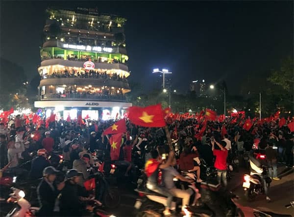 Mở nhiều tour du lịch xem trận chung kết lịch sử của U23 Việt Nam