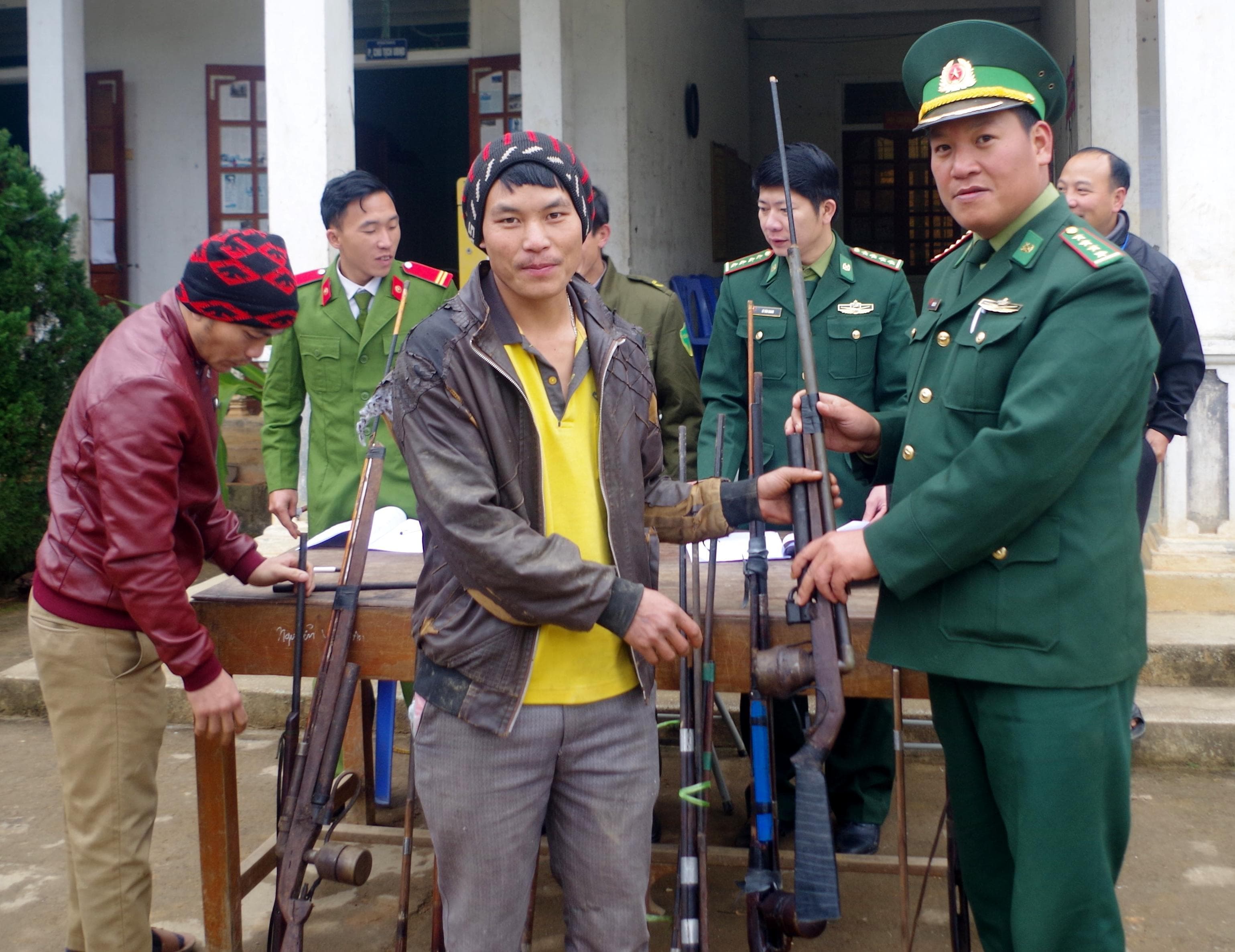 Chung tay gìn giữ bình yên nơi bản làng biên giới